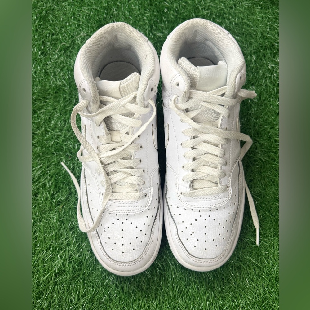 Nike Court Vision Mid Next Nature
Men's Shoes Size 8